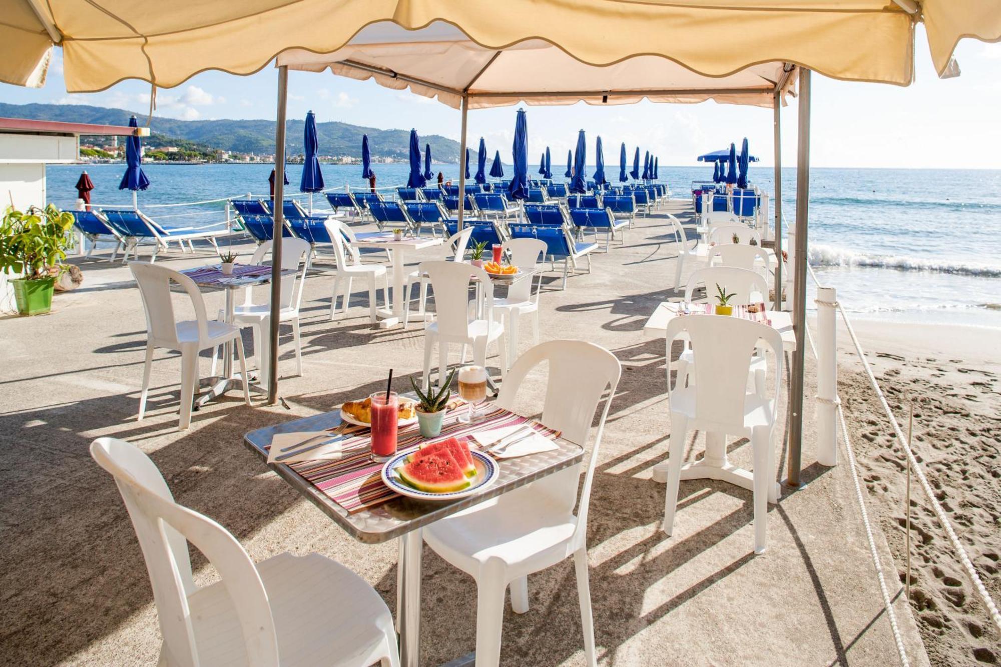 Hotel Moresco Diano Marina Luaran gambar
